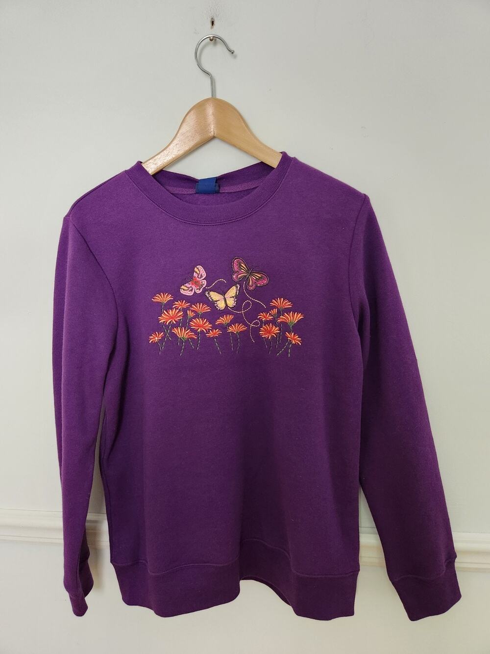 New Vtg 90s Y2K Basic Editions Sweatshirt Medium Womens Embroidered Butterfly